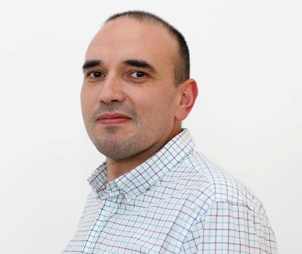 Luis Paiva M.